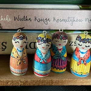 Karolinka - drewniany breloczek ręcznie malowany